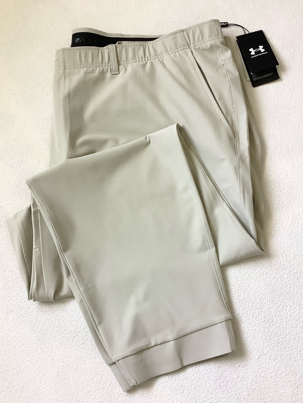 Under Armour Men’s Slim Taper Taupe Performance Chinos UPF 50 Sz. 52 NEW